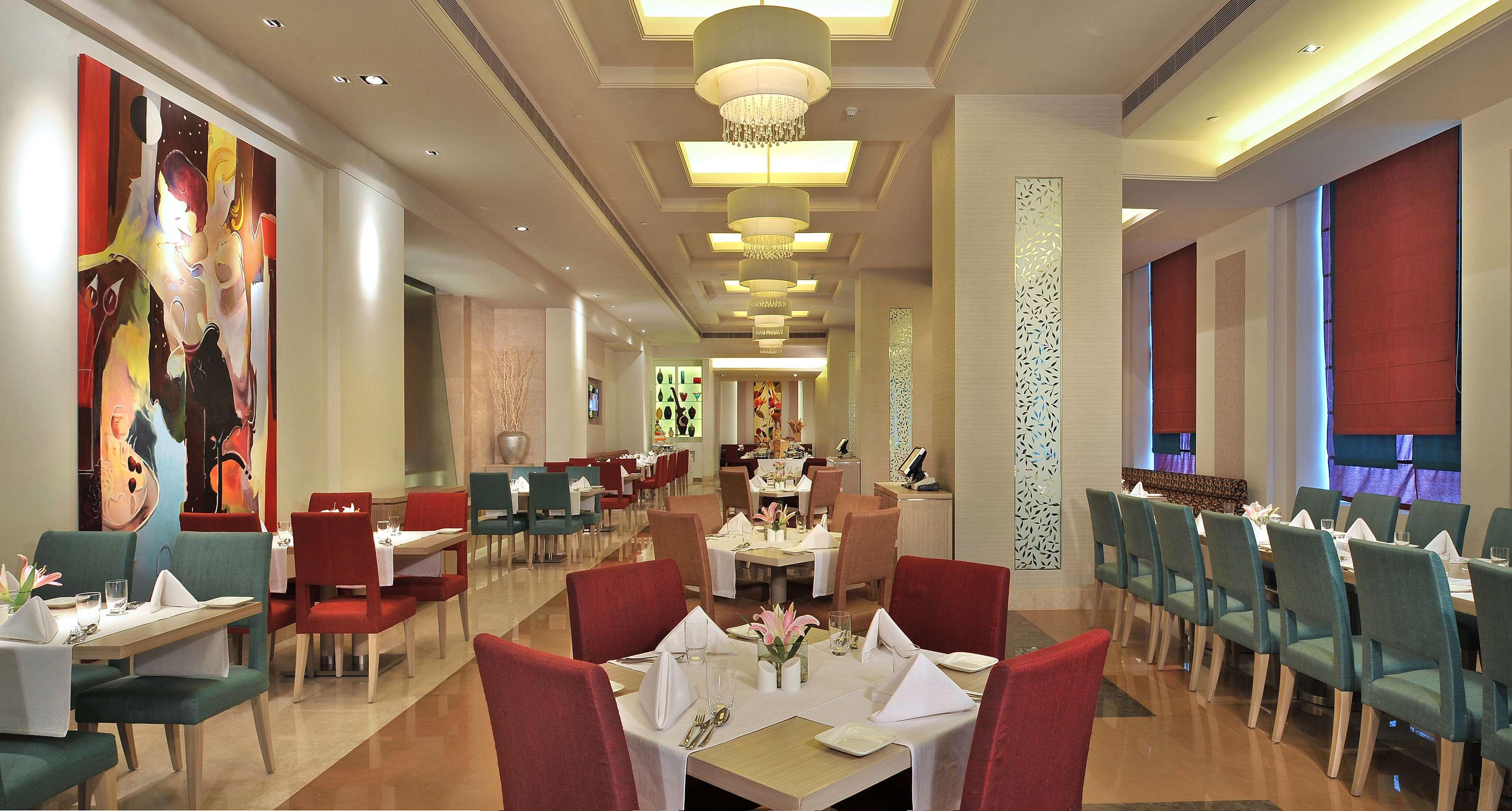 Radisson Hyderabad Hitec City Dış mekan fotoğraf The Park, New Delhi